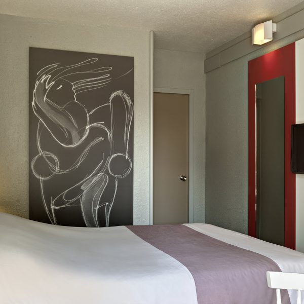 https://all.accor.com/1081